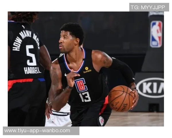 乔治表现平平仅得12分6板2助1断球队需更多支持